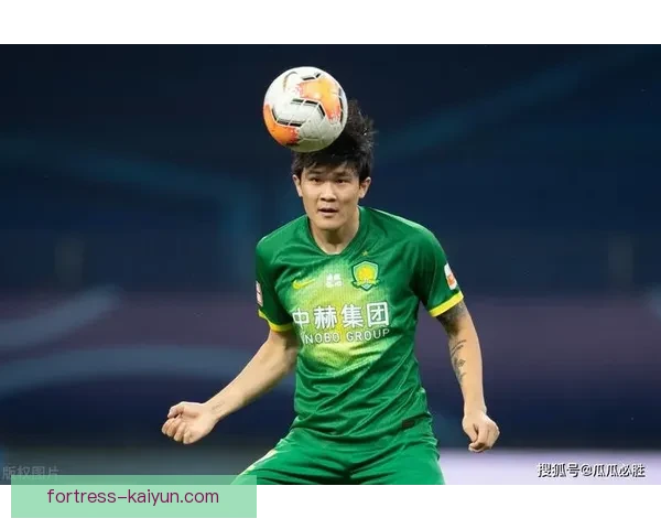 金玟哉带领球队勇闯国际舞台,表现亮眼,亚洲足球新偶像崭露头角 金玟哉带领球队勇闯国际舞台,表现亮眼,亚洲足球新偶像崭露头角