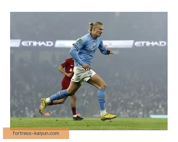 哈兰德持续保持高位压迫状态，对球队防线形成有效威胁