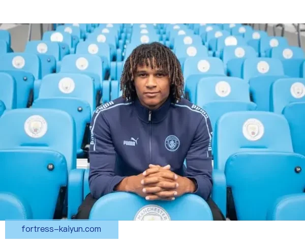 斯通斯防守能力持续提升，表现稳健